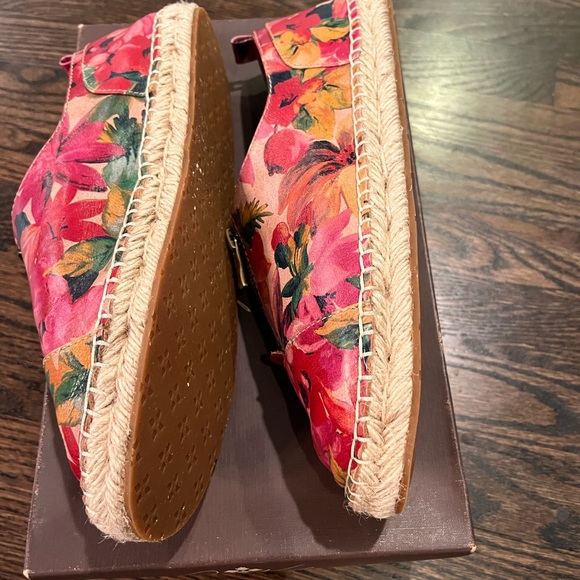 Patricia Nash Eva Spring Colored Shoes - Picture 2 of 6